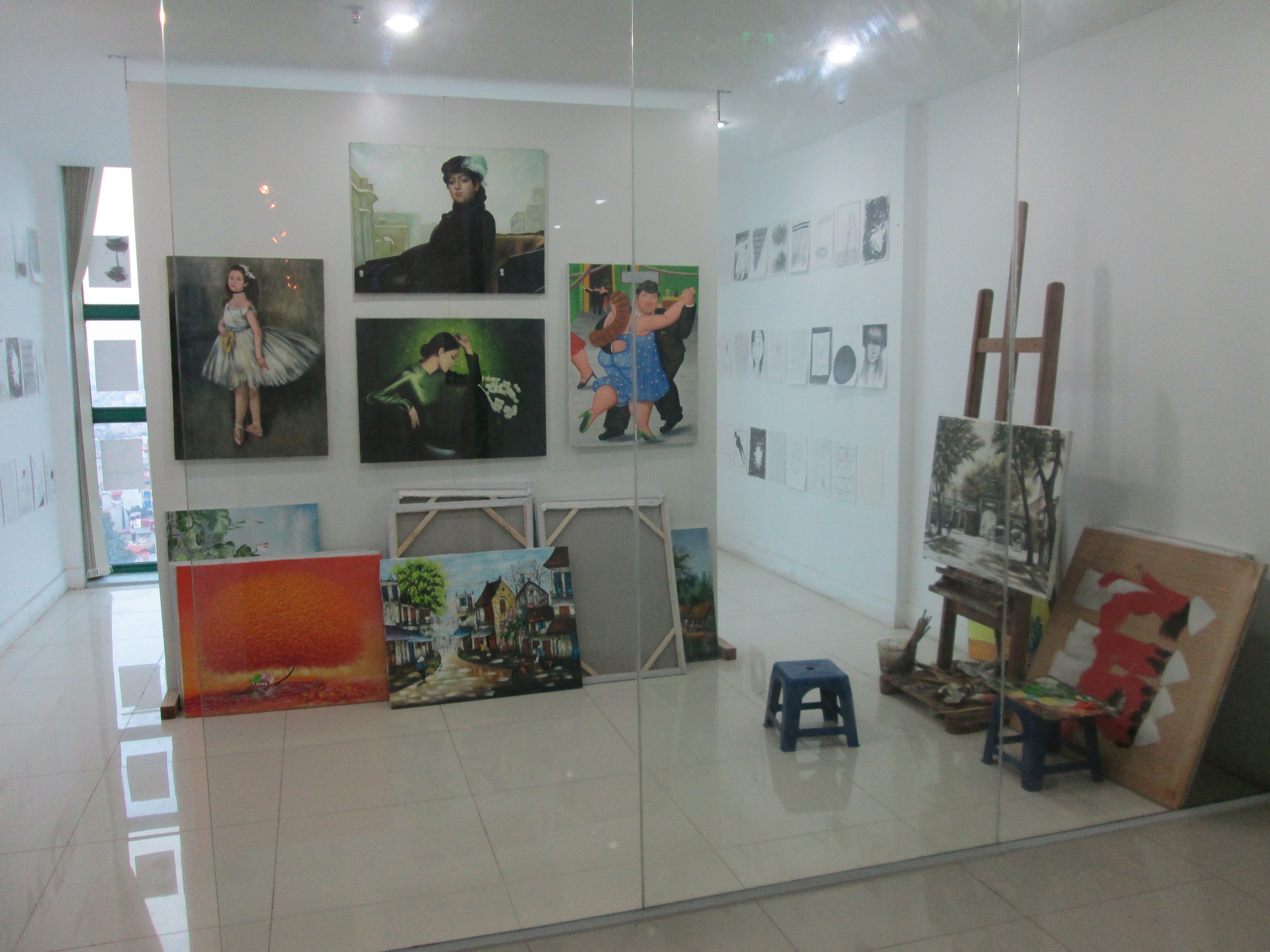 <b>Thanh Vinh</b> <br/>
Artist's Room No.2